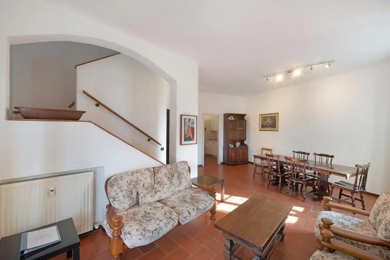 Topazio Lierna Apartment