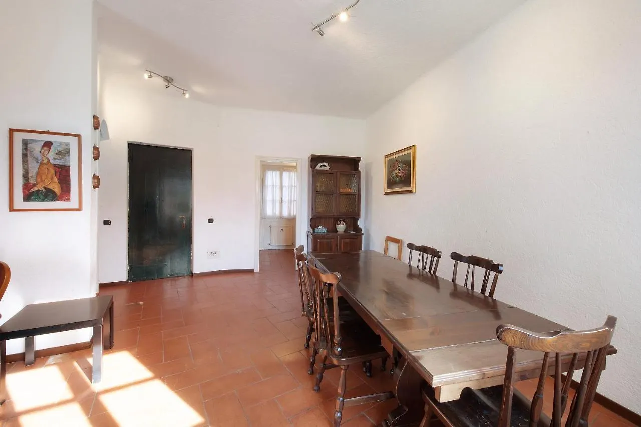 Topazio Lierna Apartment