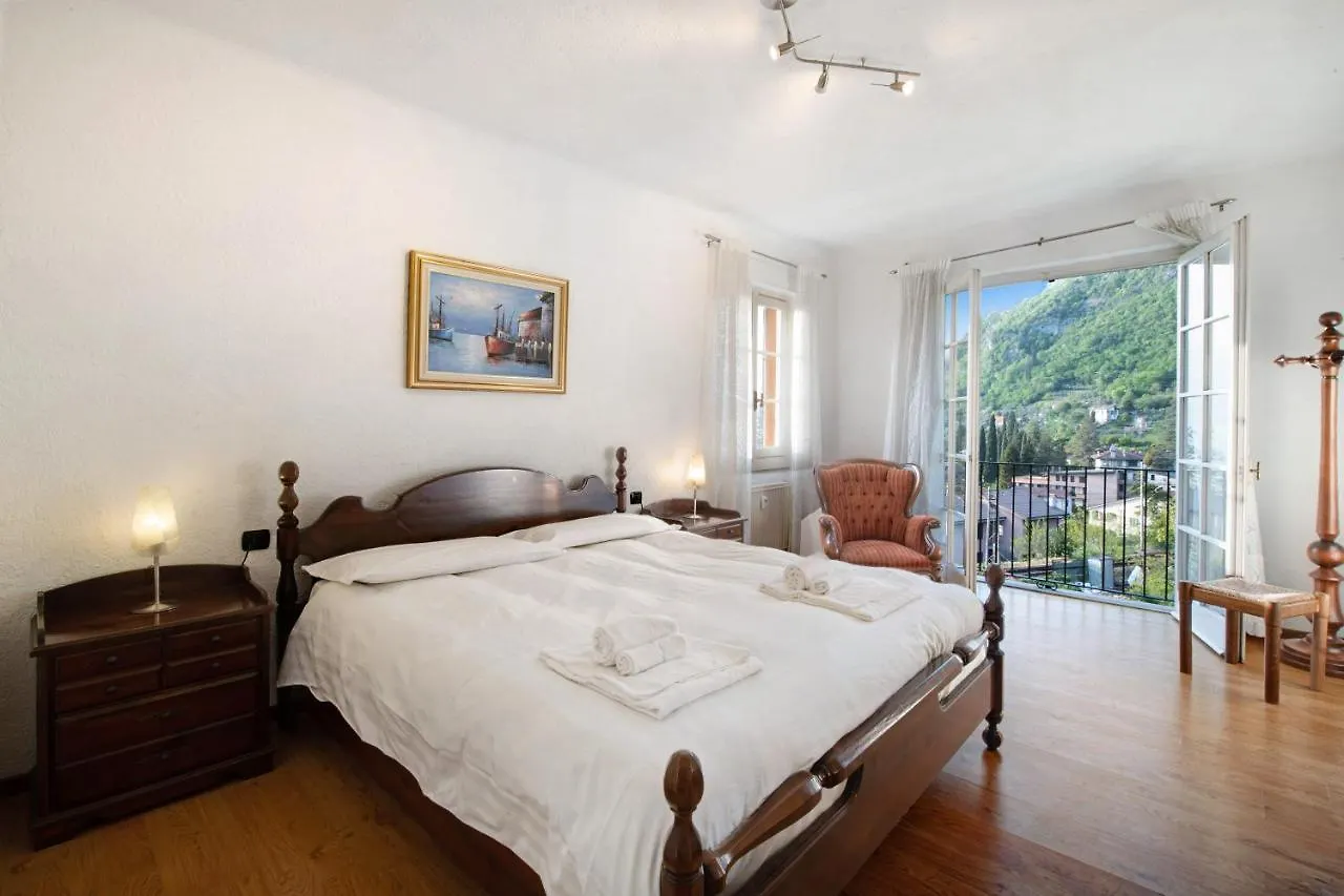 Topazio Lierna Apartment