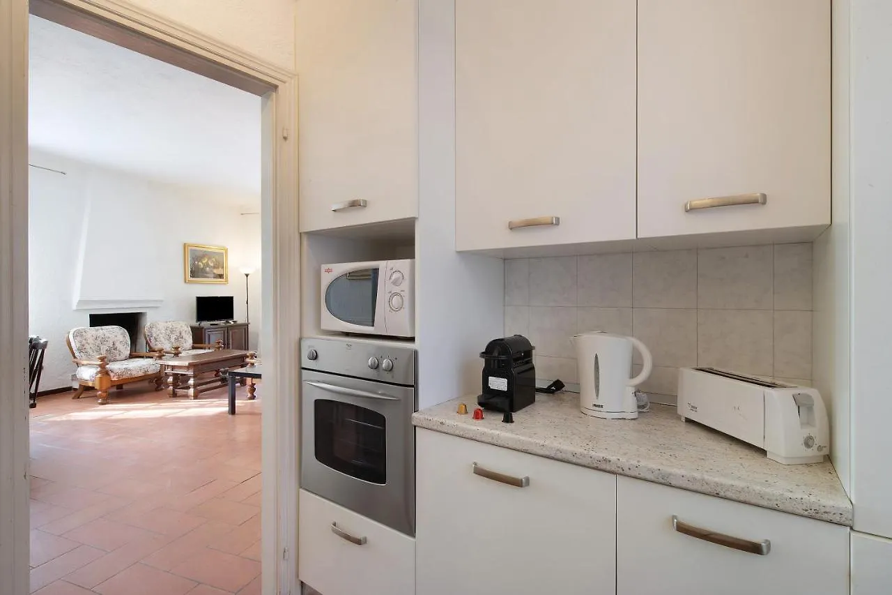 Topazio Lierna Apartment
