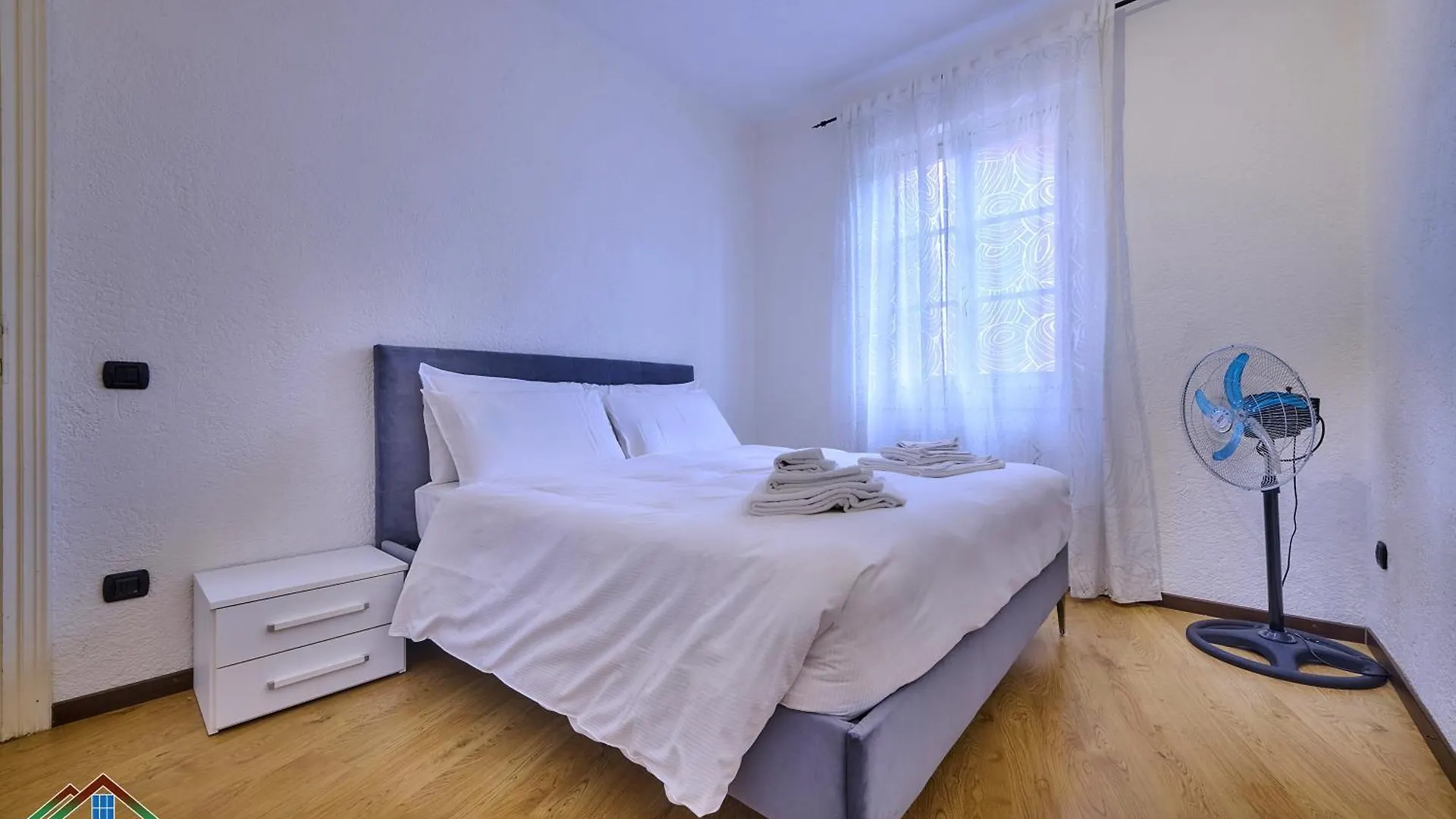 Topazio Lierna Apartment